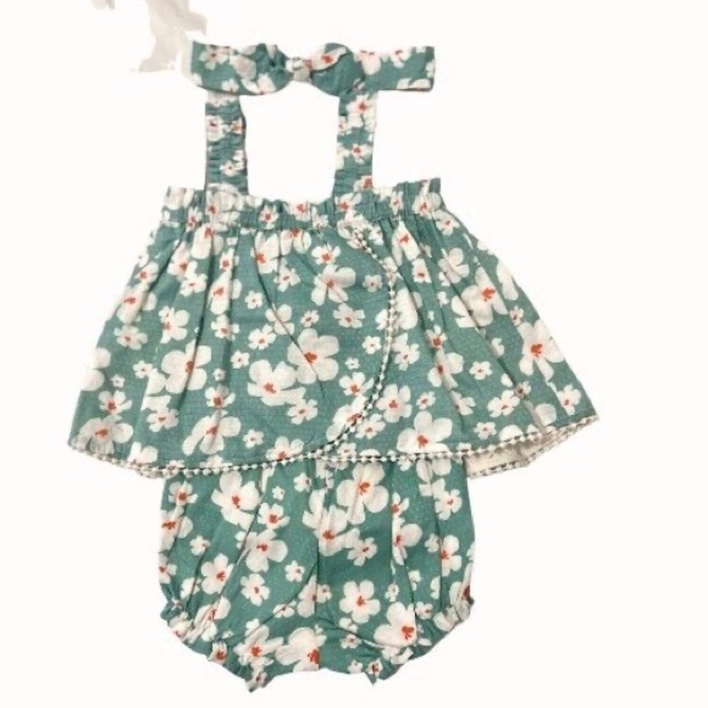 Joie Baby 2 Piece Set. Size 6/9 Months